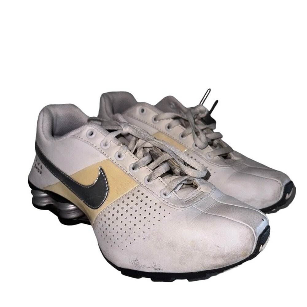 Nike Shox Deliver White Leather Training Running Shoe 318130-120 Youth Size 6Y